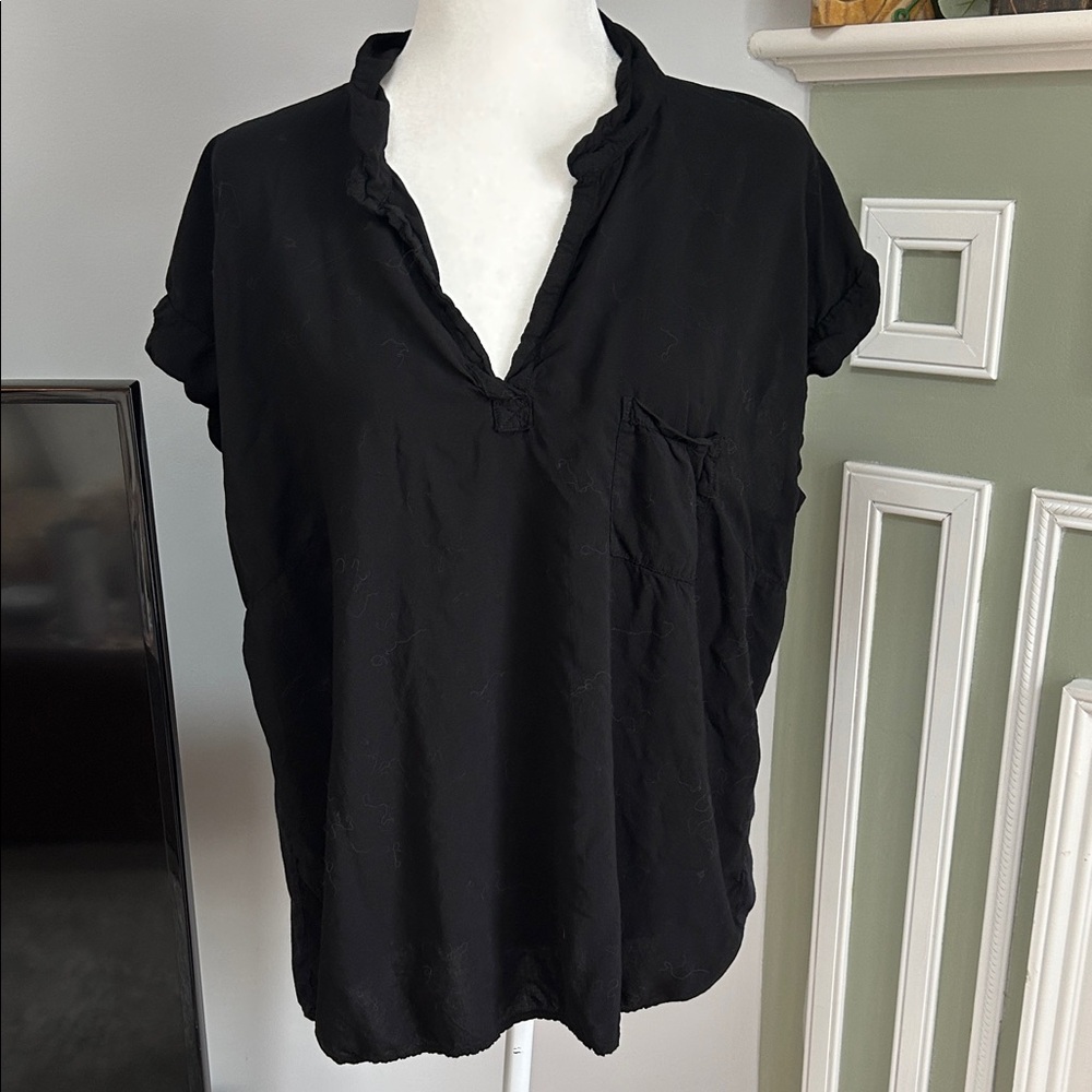 Splendid Black Short Sleeve Blouse